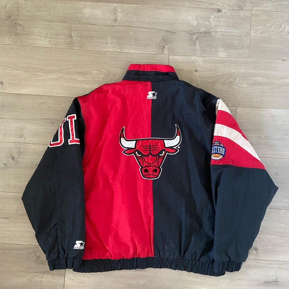 VINTAGE CHICAGO BULLS STARTER JACKET